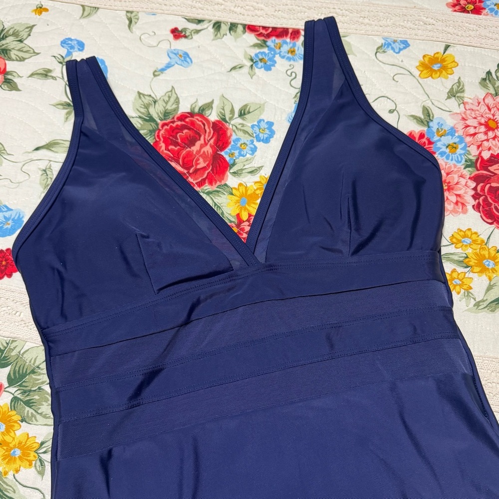 RELLECIGA Women's V-Neck Mesh Splicing One-Piece Swimsuit size Medium NWT - Picture 2 of 16
